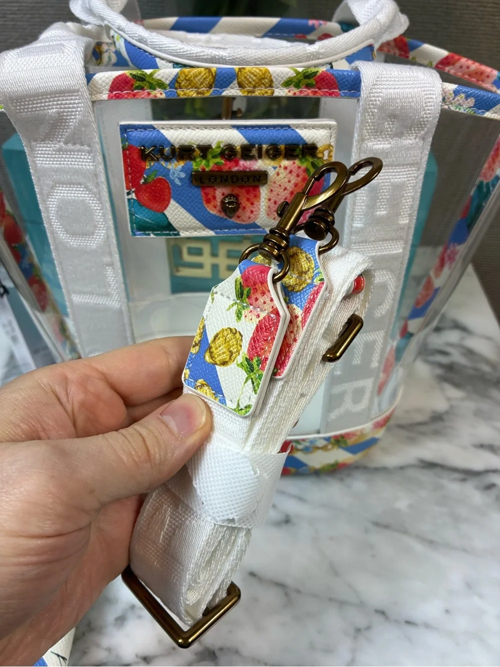 Kurt Geiger Small Hampstead Clear Vinyl Strawberries Tote & Matching Pouch - NWT - Picture 5 of 11